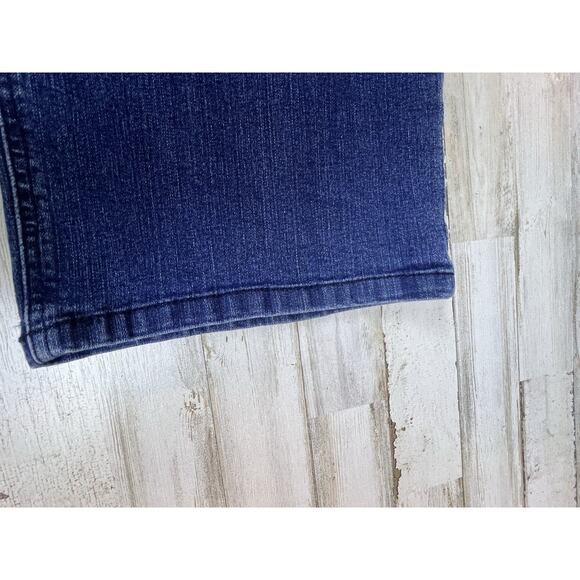 Catherines Women’s 28WP Blue Denim Floral Embroidered Stretch Cropped Jeans - Picture 11 of 11